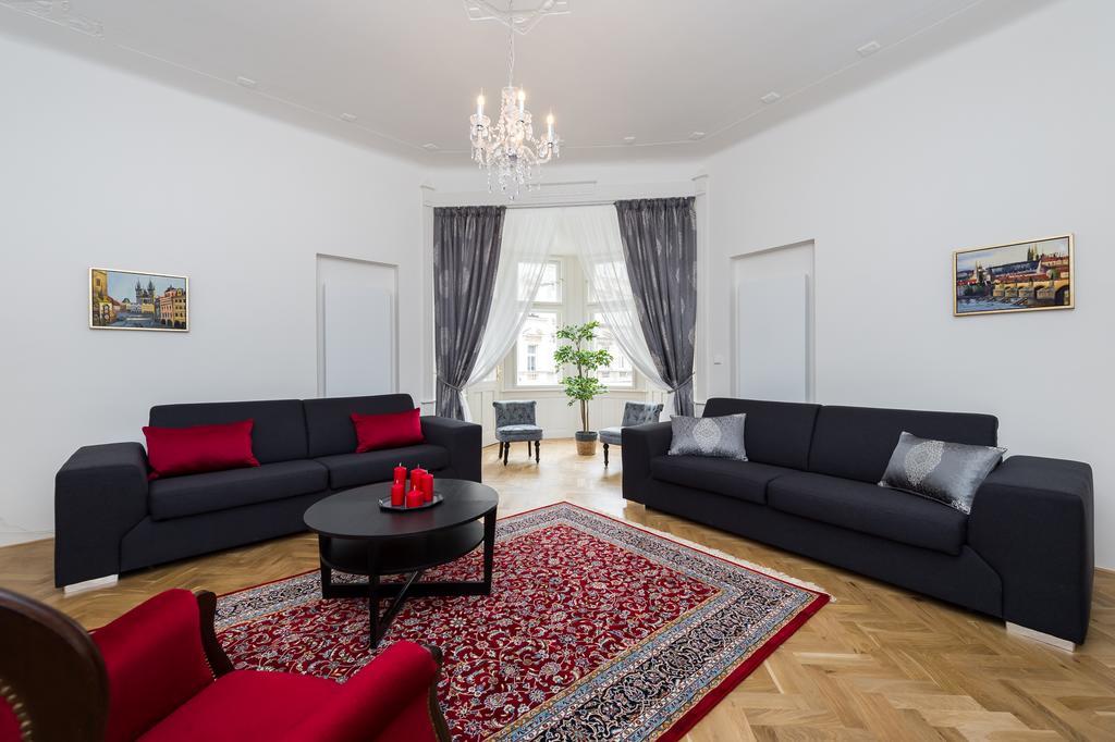 Love To Live Apartments Prag Exterior foto