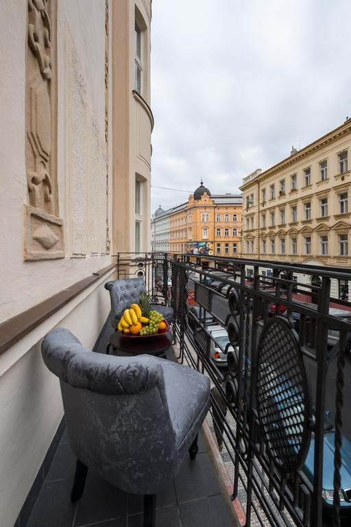 Love To Live Apartments Prag Exterior foto