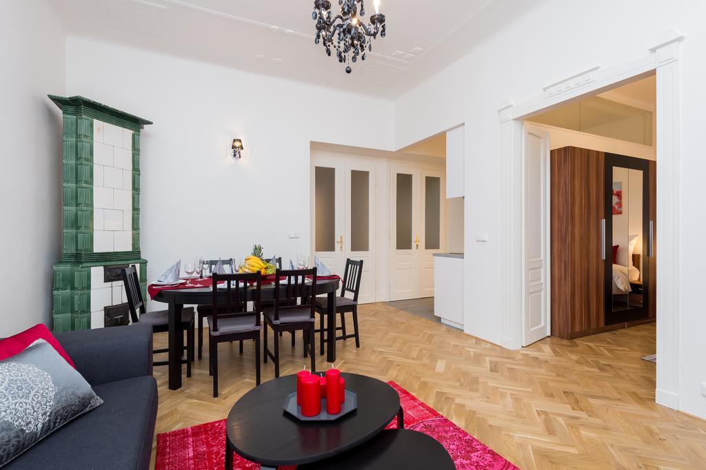 Love To Live Apartments Prag Exterior foto