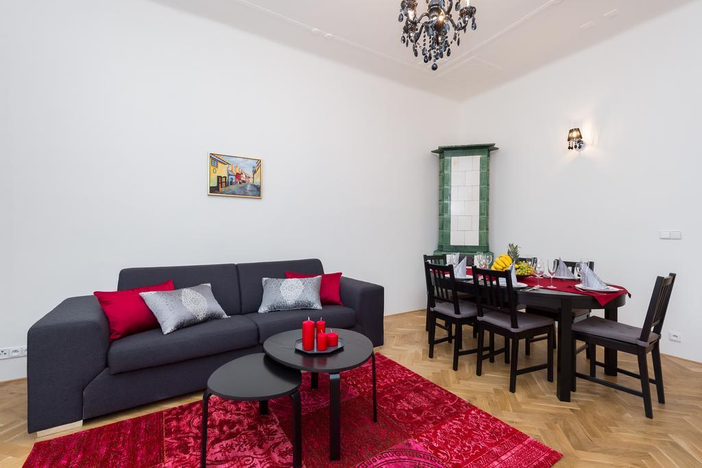 Love To Live Apartments Prag Exterior foto
