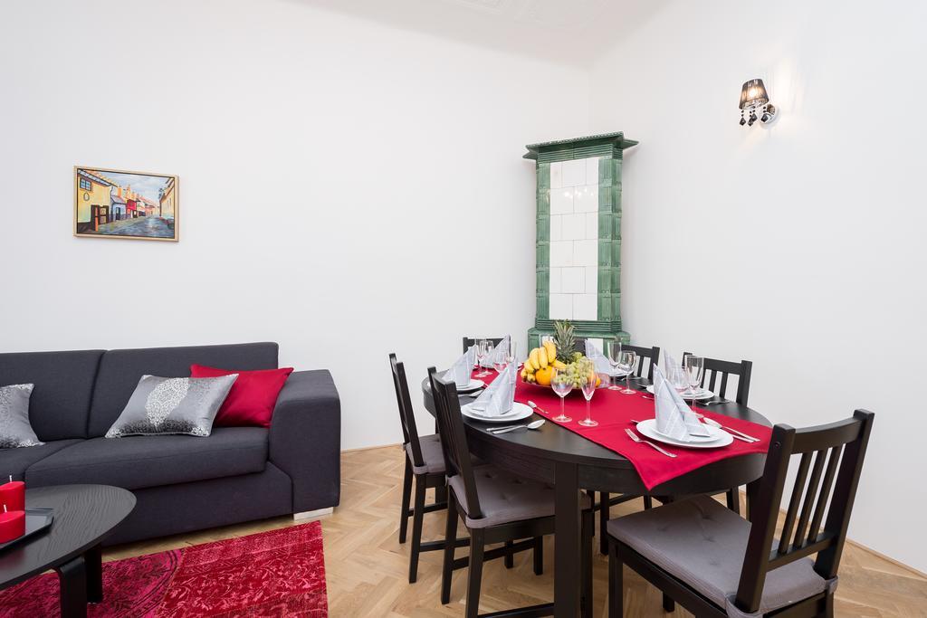 Love To Live Apartments Prag Exterior foto