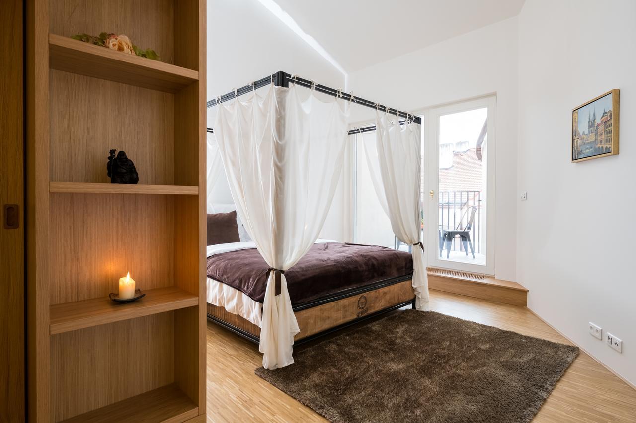 Love To Live Apartments Prag Exterior foto