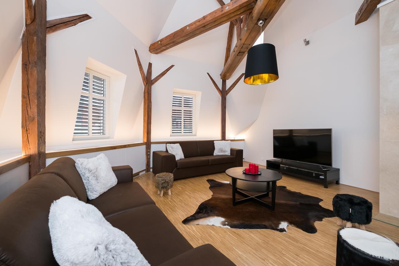 Love To Live Apartments Prag Exterior foto
