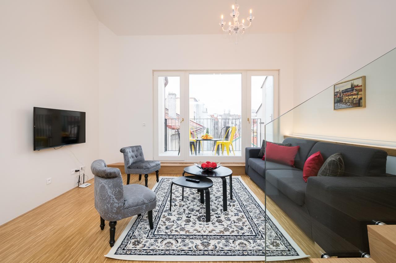 Love To Live Apartments Prag Exterior foto