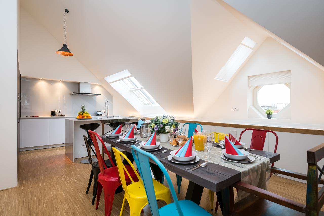 Love To Live Apartments Prag Exterior foto