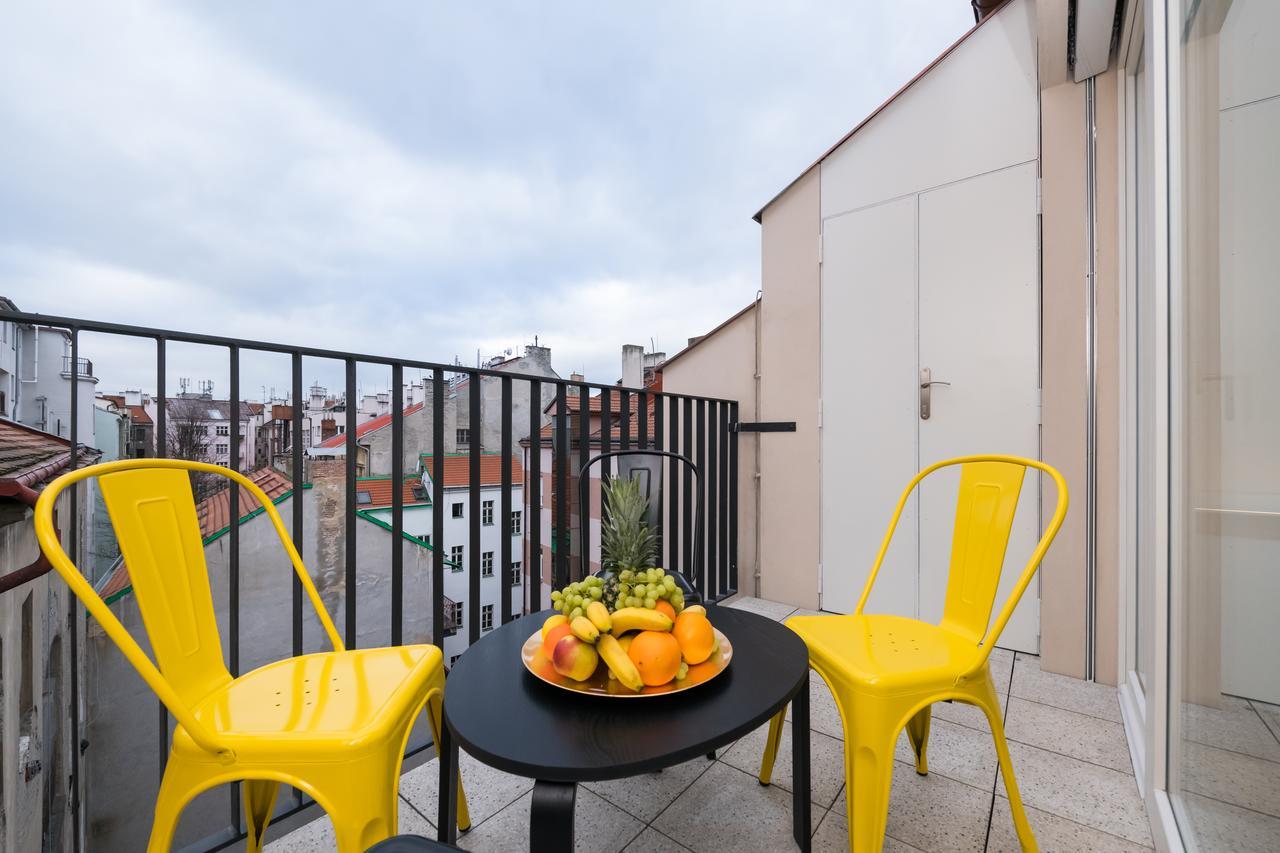Love To Live Apartments Prag Exterior foto