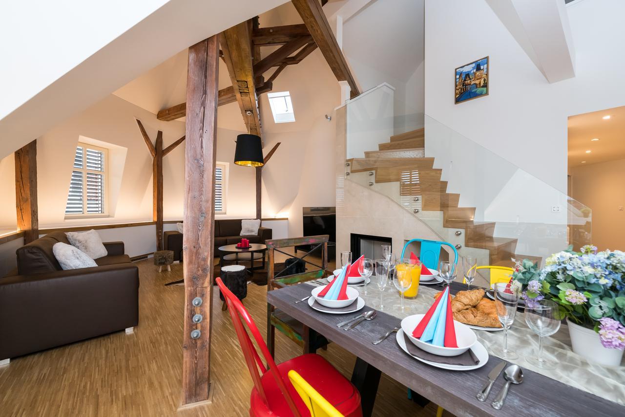 Love To Live Apartments Prag Exterior foto
