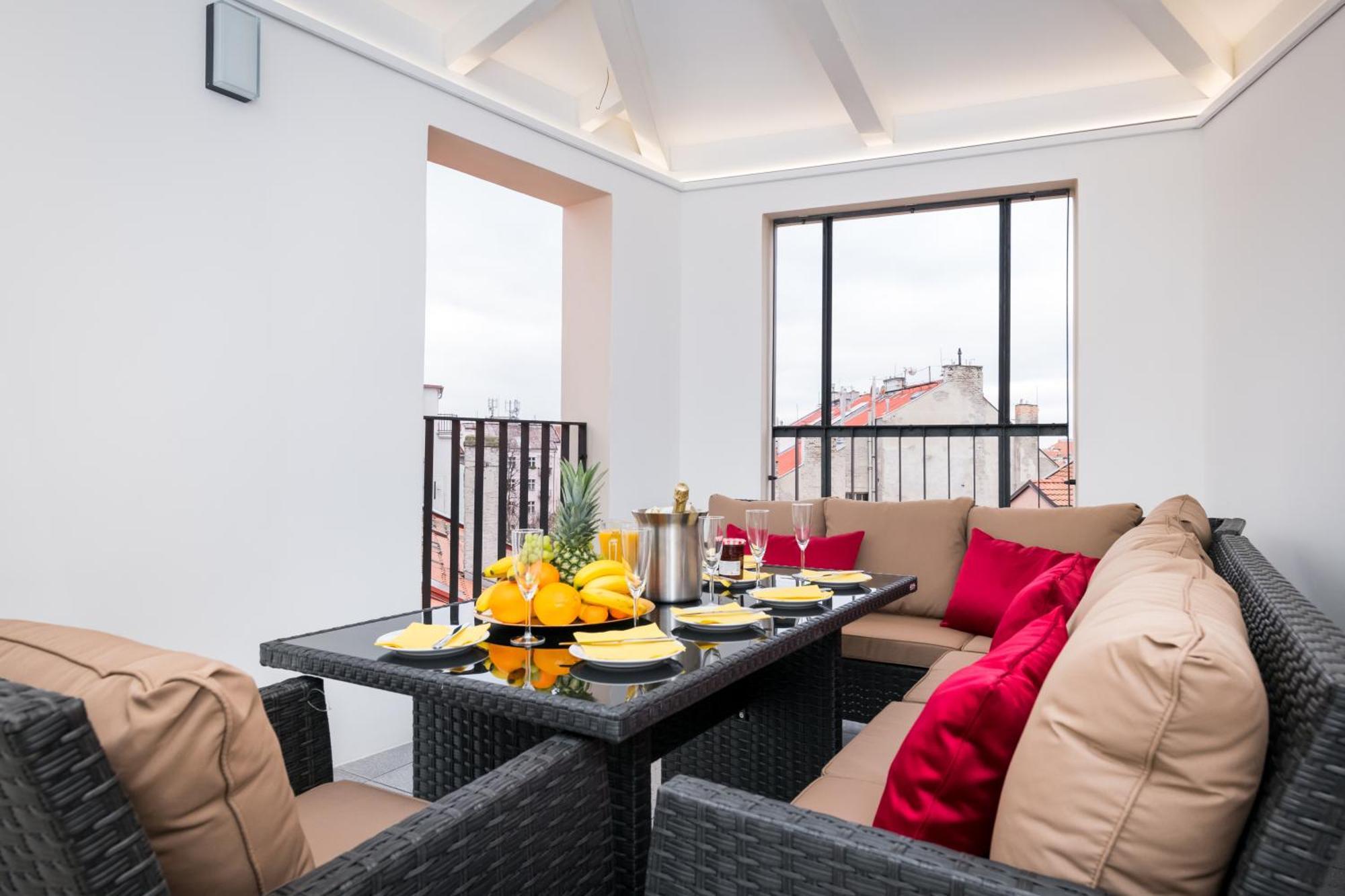 Love To Live Apartments Prag Exterior foto