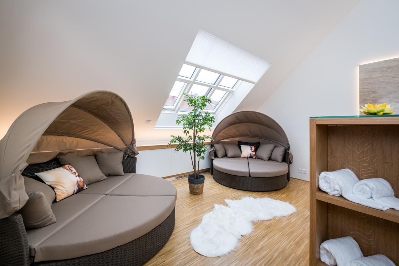 Love To Live Apartments Prag Exterior foto