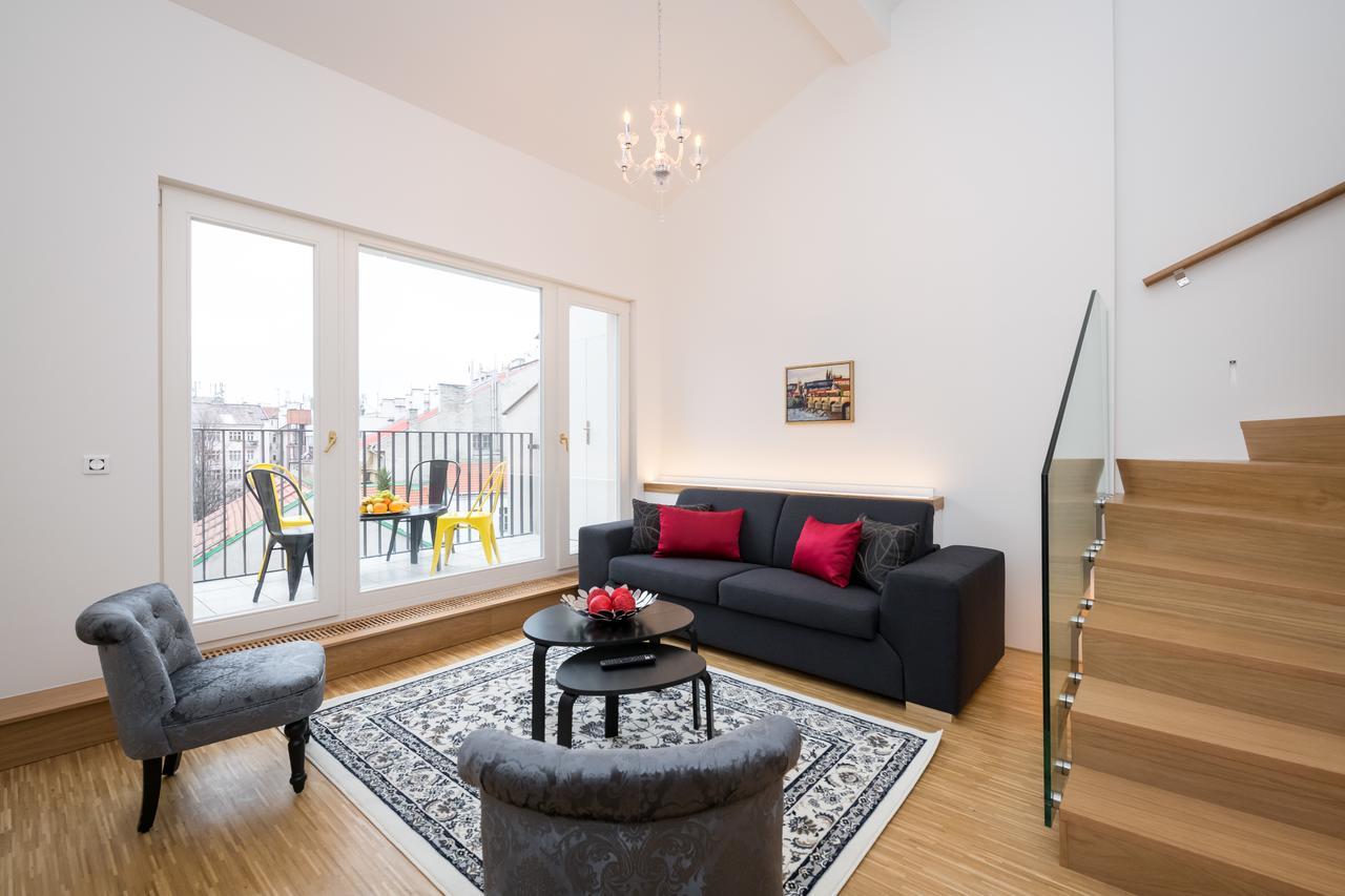 Love To Live Apartments Prag Exterior foto